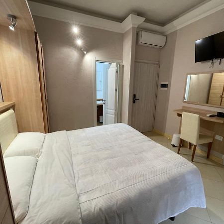 Ambasada Suite Rome Bagian luar foto