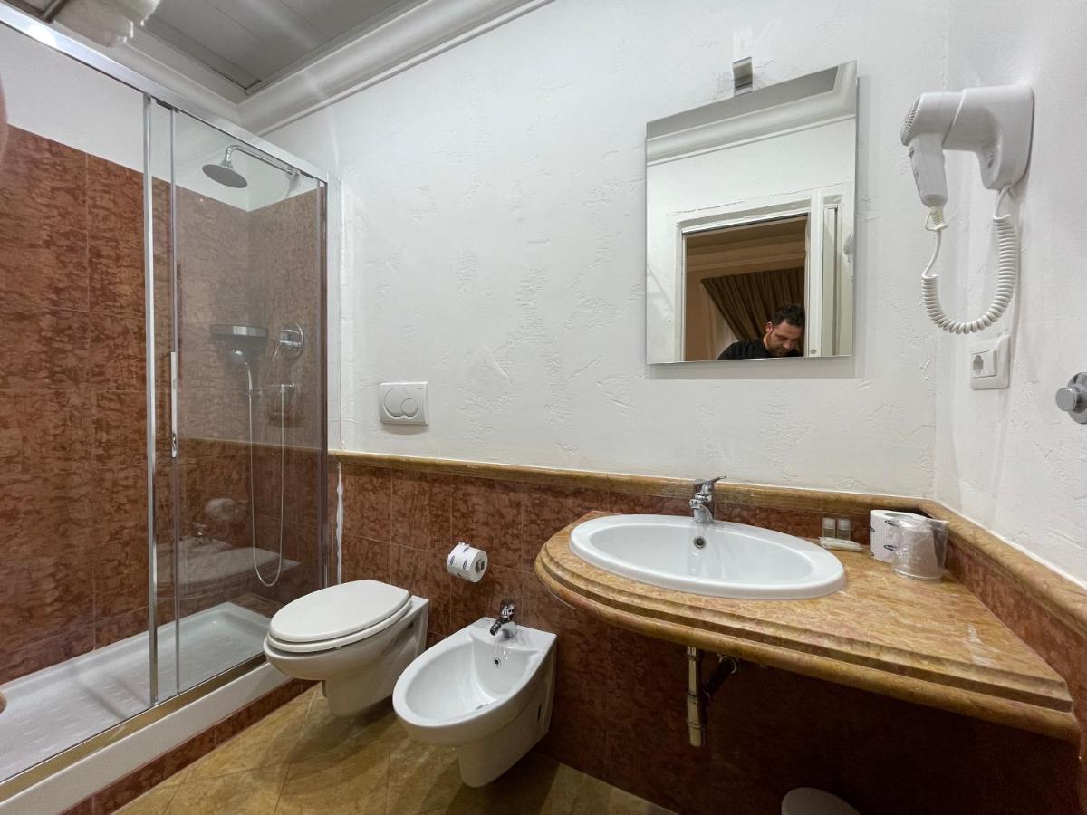 Ambasada Suite Rome Bagian luar foto