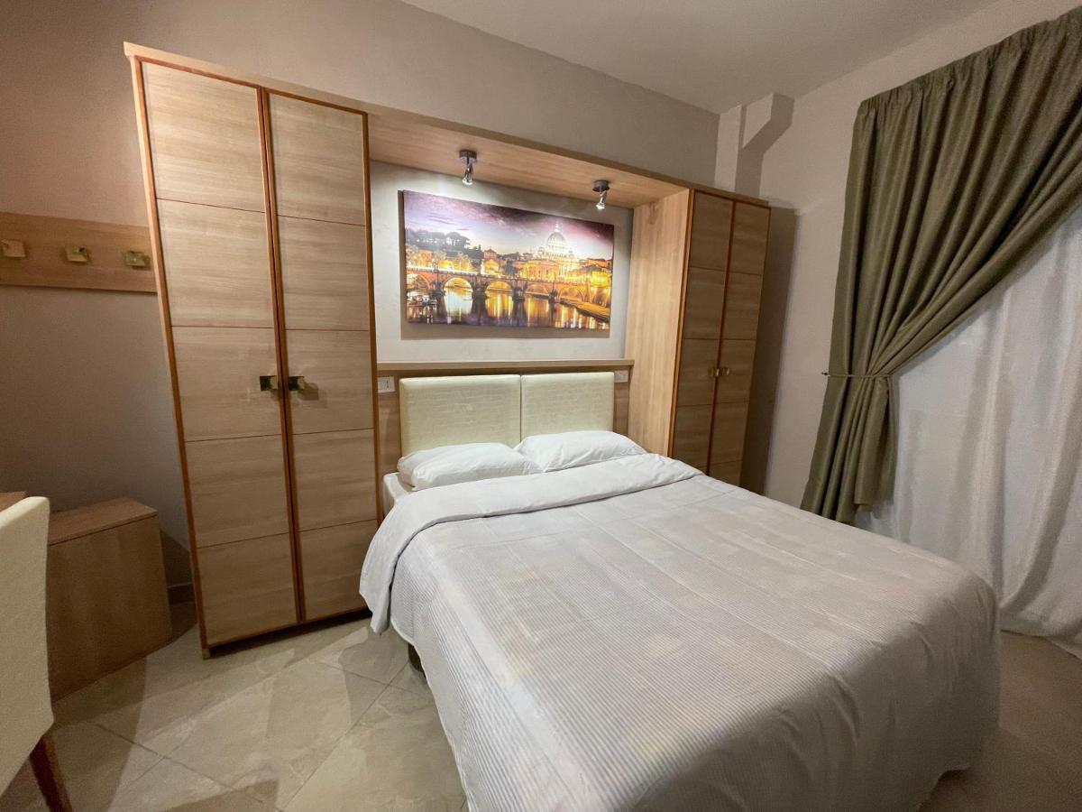 Ambasada Suite Rome Bagian luar foto
